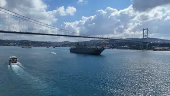 İstanbul Boğazı'nda dev geçit: TCG Anadolu ve 14 gemi selam durdu