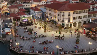 Ayvalık otopark sorununu tarihi meydanla çözdü