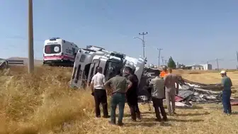 Elazığ’da kontrolden çıkan kamyon dehşet saçtı