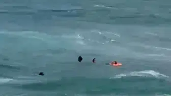 Karadeniz’in Öfkeli Dalgalarına İnanmadılar Yasak Dinlemeden Denize Giren 3 Genç Son Anda Kurtarıldı, 1 Kişi Kayıp