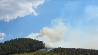 Dursunbey ormanlarında alevlerle mücadele sürüyor