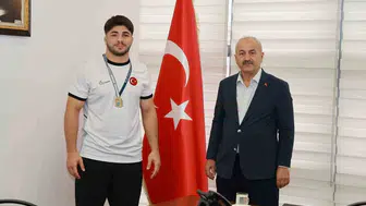 Gebzeli güreşçi Alperen Tokgöz Akdeniz Oyunları biletini kaptı