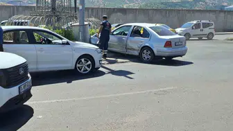Kavşakta çarpıştılar, bir kişi hastanelik oldu