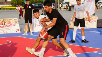 3x3 Basketbol Turnuvası İstiklal Meydanı'nda başladı