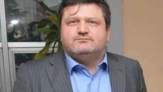 Bebek'te gece yarısı silahlı saldırı Eski bakanın oğlu yaralı