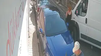 Bayraklı'da tapu parasını kaldırıma düşürdü, 100 bin TL'yi alan şüpheli kameradan yakalandı