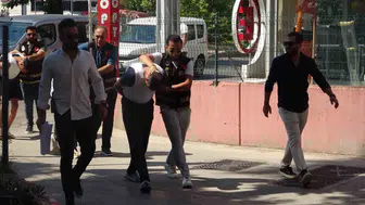 Ağabeyini ziyarete gitti, otomobilinde vurularak öldürüldü