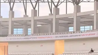 Diyarbakır'da stadyuma Türkçe ve Kürtçe kardeşlik pankartı asıldı