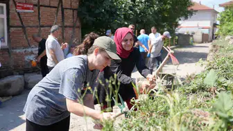 Düzce zabıtası bu kez antik tiyatroda kazı yaptı