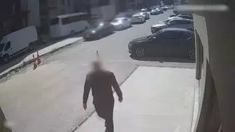 Küçükçekmece'de bebekli kurye operasyonu