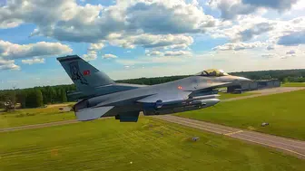 Türk F-16'ları Estonya semalarında NATO için uçuyor