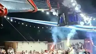 Bursa'da düğün merasimine vinçli giriş şaşkınlık yarattı