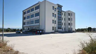 Efeler’de yeni okul döneme kapılarını açıyor