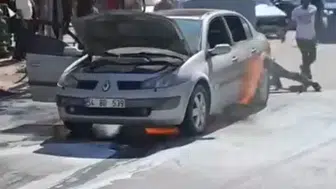 Sivas'ta seyir halindeki otomobil alevlere teslim oldu