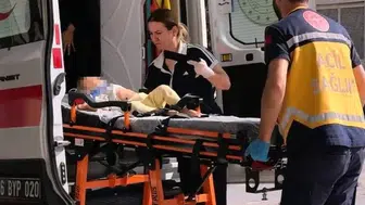 İnegöl'de balkondan düşen bebek yaşam savaşı veriyor