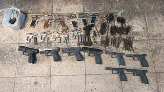 Silah atölyesine eş zamanlı baskın 13 kişi gözaltında