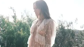 Olivia Wilde festival stil tercihiyle sosyal medyayı ikiye böldü