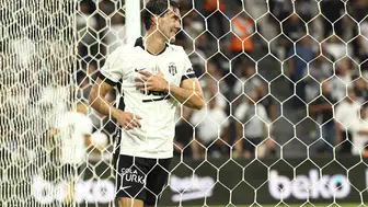 Beşiktaş taraftarı yeni yıldızına kavuştu