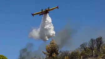 Yunanistan'da yangın söndürme helikopterleri havada çarpıştı