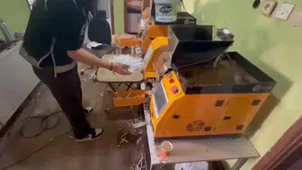 Pendik'te kaçak tütün deposuna polis baskını