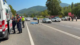 Feci kaza: Minibüs ile ticari araç çarpıştı, 2 ölü 4 yaralı