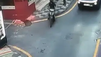 Bartın'da polisten kaçan motosikletli vali yardımcısına çarptı