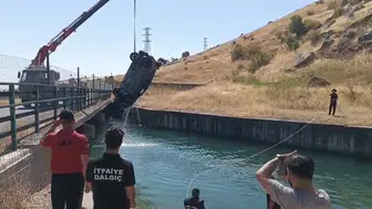 Eğil yolunda sulama kanalına düşen otomobilden 4 kişi sağ çıktı