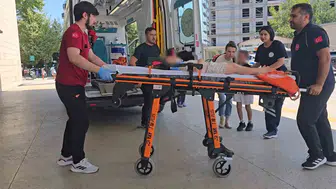 İnegöl’de kontrolsüz kavşak kazası 3 kişi yaralandı