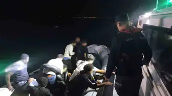 Menderes açıklarında göçmen hareketliliği 52 kişi kurtarıldı ve yakalandı