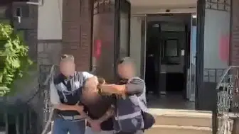 Bursa polisi aranan suçluları sokak sokak arayıp yakaladı