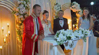 Köy muhtarı oğlu için nikah memuru koltuğuna oturdu