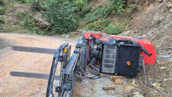 Gazipaşa’da iş kazası Forklift devrildi sürücü ağır yaralandı