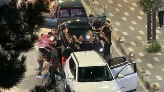 Bolu trafiğini kilitleyen asker eğlencesi