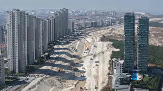 Bahçeşehir'in yanı başında yükselen otoyol 2027'de trafiğe açılıyor