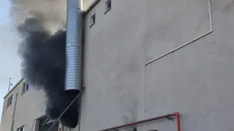 İnegöl’deki fabrikada korkutan yangın kısa sürede söndürüldü