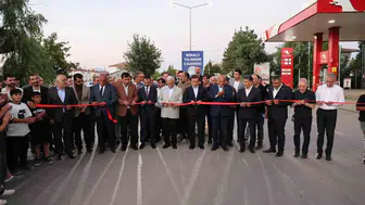 Binali Yıldırım memleketi Erzincan’da yeni yatırımları hizmete açtı
