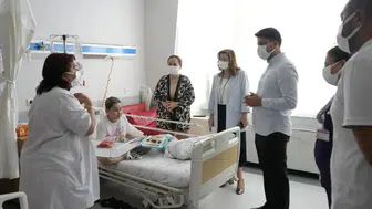Aydın’daki hastanede miniklere moral ziyareti