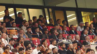 Montella yeni sezonun ilk maçında tribündeki yerini aldı