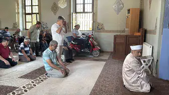 17 yıldır kapısı herkese açık Eskişehir'deki asırlık cami engel tanımıyor