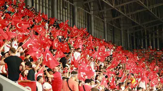 İzmir futboluna milli gurur ve efsane ismiyle çifte onur
