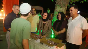 Kandil gecesi cami çıkışı tatlı sürpriz