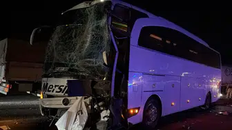 Malazgirt dönüşü Siverek'te zincirleme kaza 13 yaralı