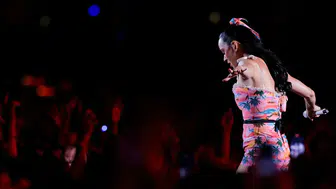 Katy Perry Kosova konserinde Türkiye sürprizi yaşadı