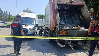 Antalya’da çöp kamyonu faciası Bir işçi hayatını kaybetti
