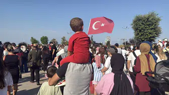 Türk Yıldızları Yalova semalarında Atatürk için kanat açtı