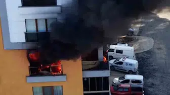 Ardeşen'de apartman dairesini küle çeviren yangın korkuttu