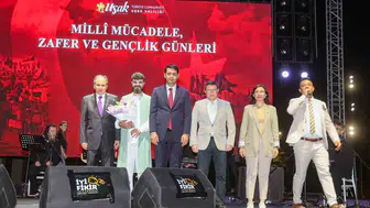 Uşak'ta tarih ve gençlik buluşması Milli Mücadele ruhu Millet Bahçesi'nde yaşatılıyor