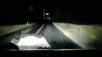 Bursa yolunda domuz kazası kameraya yansıdı