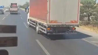 Eskişehir yolundaki ot yangını ormana ulaşmadan durduruldu