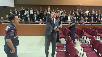 Mahkeme performansı tartışma yarattı: Delil yerine söz düellosu